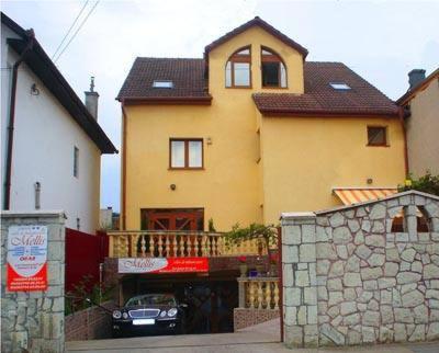 Pension Mellis Cluj Napoca Hotel ภายนอก รูปภาพ